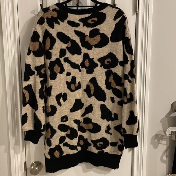 NWT entro Leopard Print Long Soft Fuzzy Sweater w/ Puffed Sleeves - Picture 6 of 6
